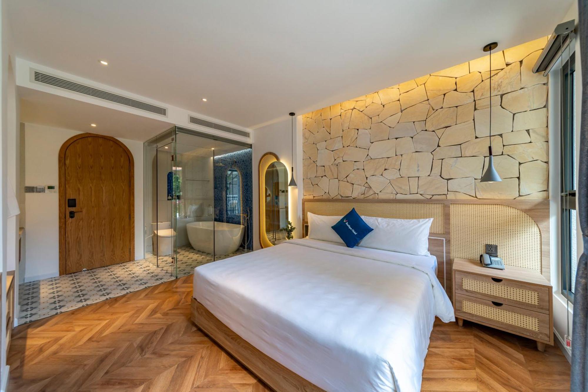 V Boutique Hotel - Complimentary Refreshments Вунгтау Екстер'єр фото